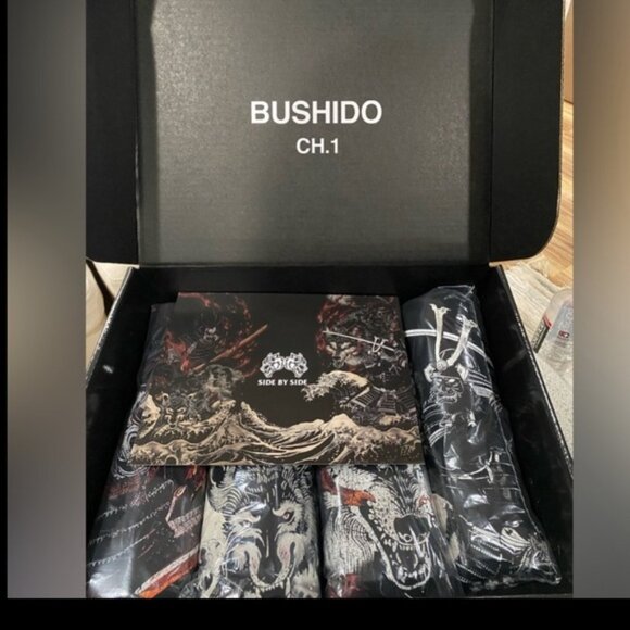 Darc Sport SAMURAI COURAGE "SIDE BY SIDE" OVERSIZED TEE IN BLACK - Picture 3 of 12